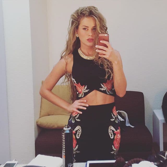 Esa mirada es tan misteriosa. ¿Qué esconderá?