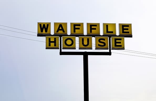 Un trabajador de Waffle House en Georgia dio positivo a coronavirus