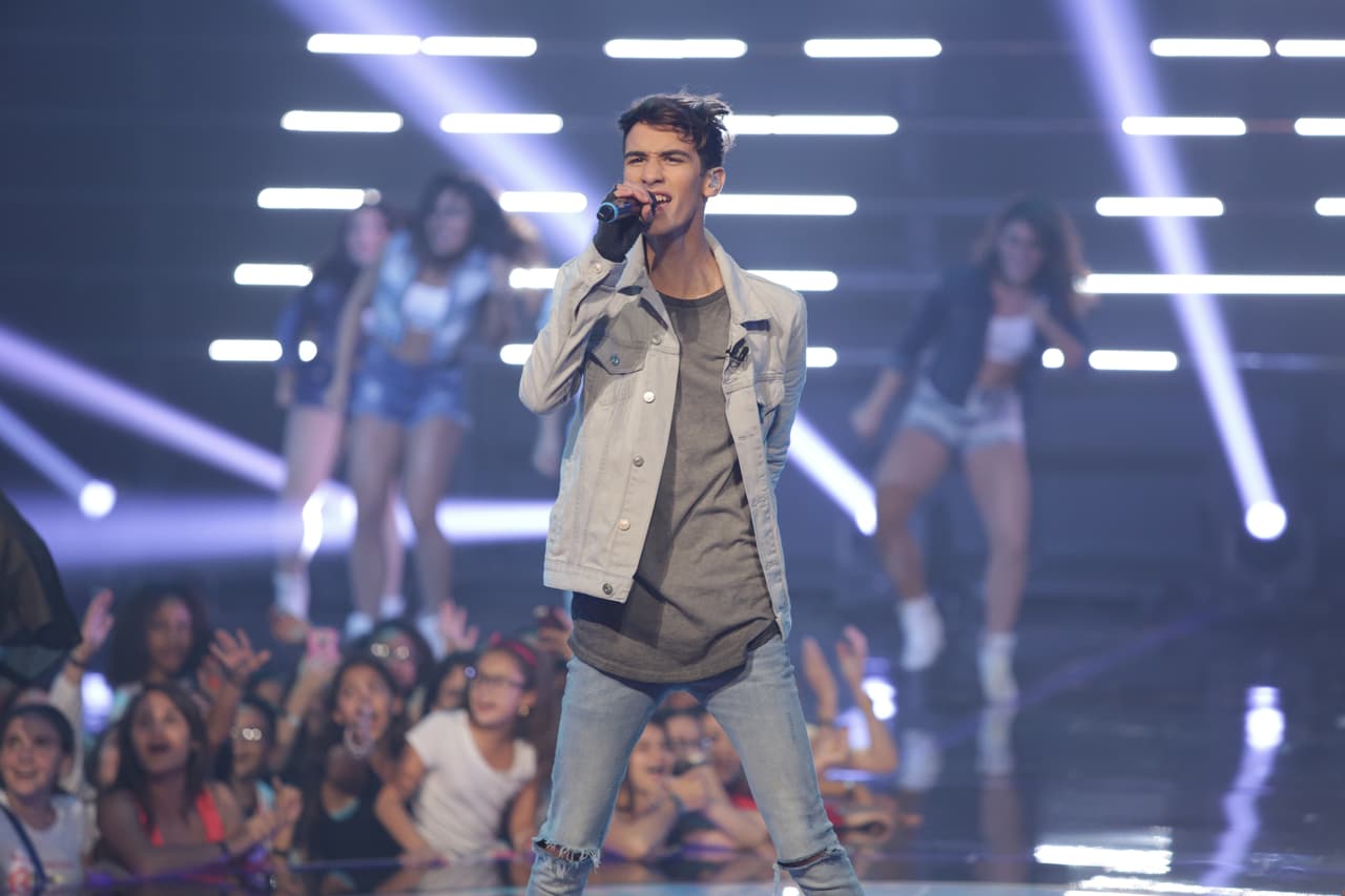 Una noche donde se le hizo honor al Latin GRAMMY, hubo sorpresas y la eliminación de un chico más. Esta noche le dijimos adiós a Sebastián y los jueces, además de no tener paciencia, fueron difíciles de complacer.