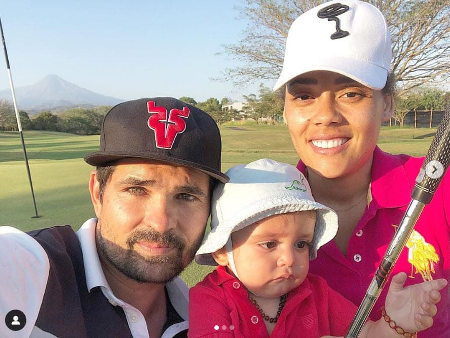 "
<b><a href="https://www.univision.com/famosos/el-hijo-de-ferdinando-valencia-tambien-resulto-afectado-por-el-coronavirus-y-el-actor-revela-la-razon-fotos" target="_blank">No le vamos a esconder las cosas</a></b>, que espiritualmente él se aterrice en este planeta con una posición espiritualmente hablando que no disponen los demás. No todo el mundo desarrolla desde el origen de su primera célula la presencia de un ser humano", reflexionó.
<br>