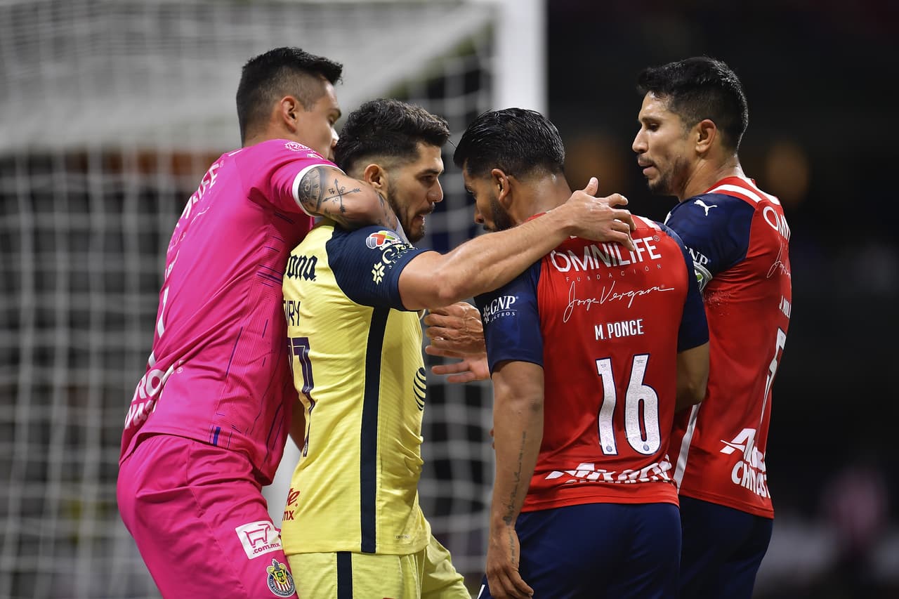 El Clásico entre América y Chivas estuvo lleno de pasión, bronca, ocasiones de gol y mucha polémica por el arbitraje en el encuentro disputado en el Estadio Azteca en actividad de la Jornada 10 del Grita México A21 de la Liga MX.