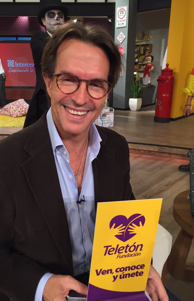 Fernando Landeros, presidente de la Fundación Teletón México, nos platicó de lo increíble que es ayudar a las personas.