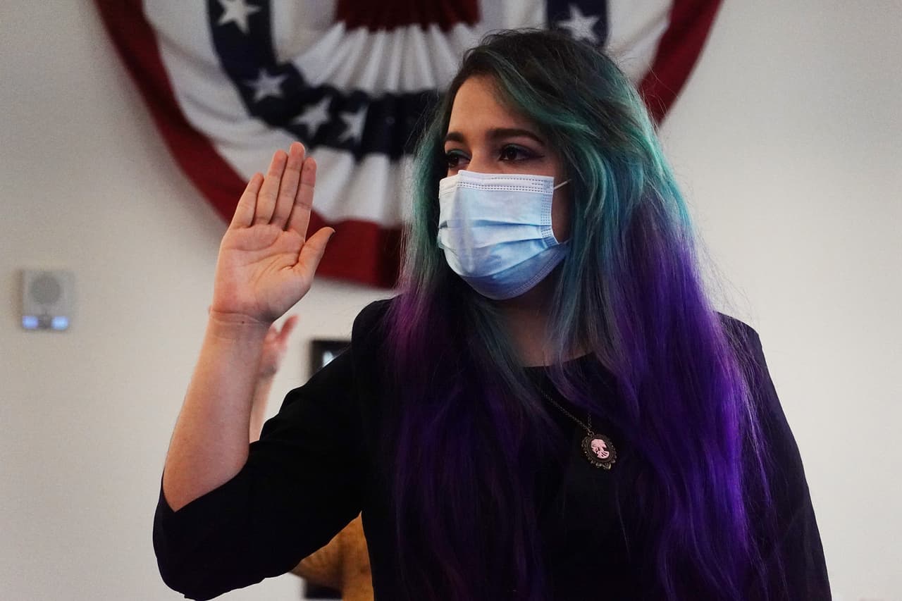 El jueves solo se realizaron 3 ceremonias de naturalización.