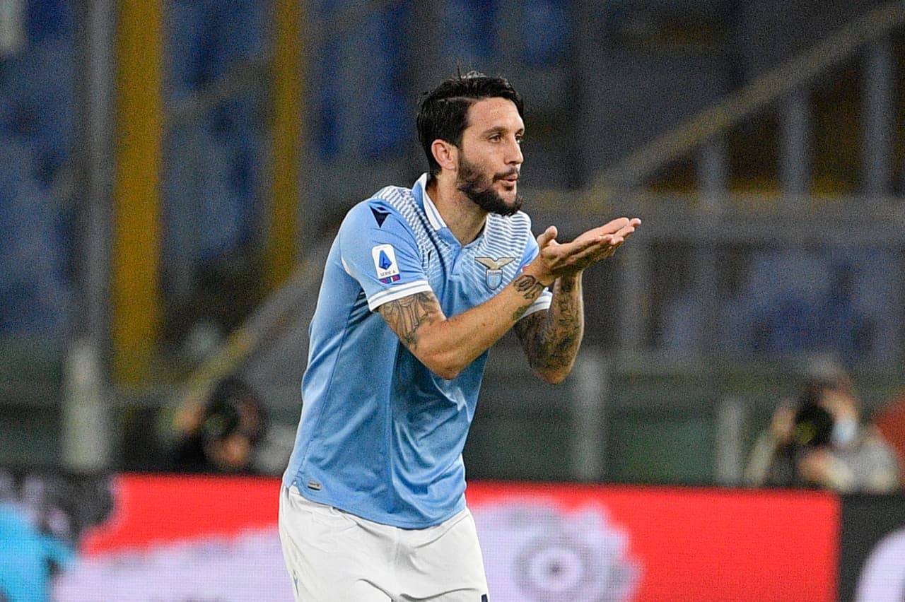 Lazio despachó en casa al Bolonia 2-1. Luis Alberto Romero (54’) abrió el marcador e Immobile (76’) creció la diferencia; Lorenzo De Silvestri (90+1’) descontaba hacia el final.