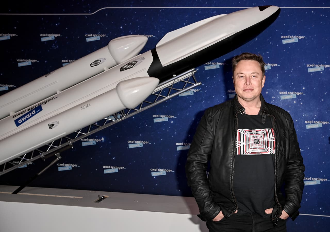 Elon Musk recuperó la pasada semana el título de la persona más rica del mundo, según el Índice de Multimillonarios de Bloomberg, ya que su riqueza subió gracias a las crecientes acciones de Tesla.