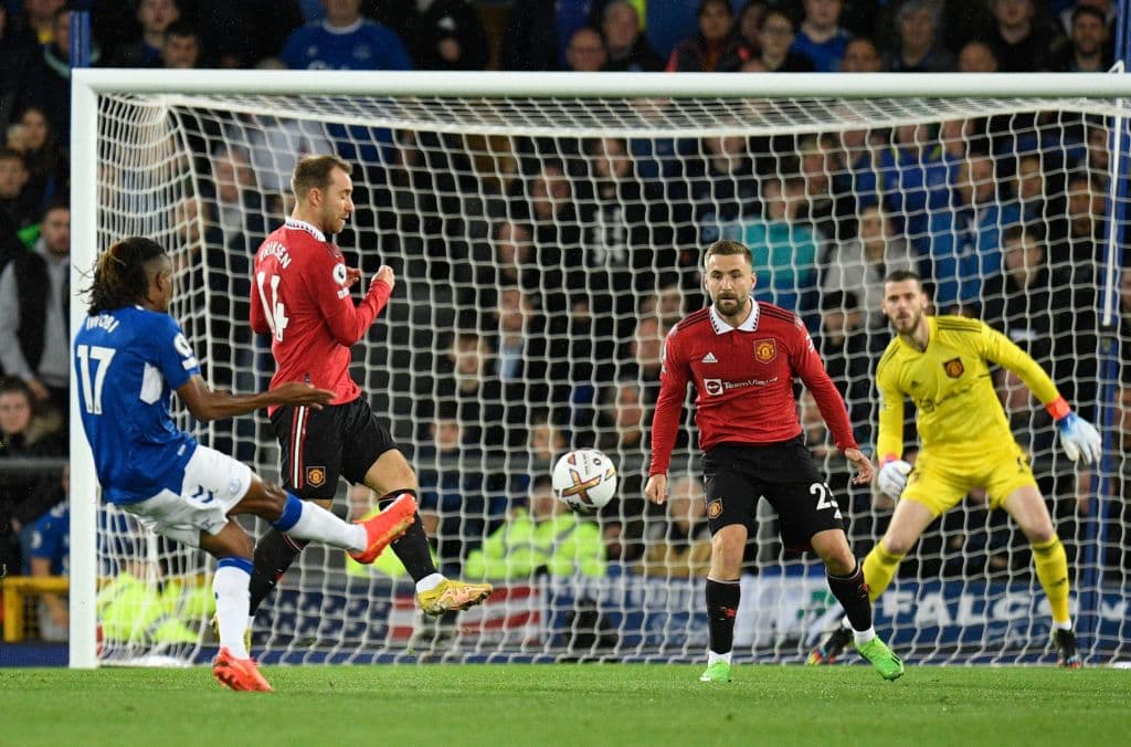 Cristiano Ronaldo llegó a los 700 goles en clubes con el tanto que le dio el triunfo este domingo al Manchester United por 1-2 sobre el Everton en el Premier League.