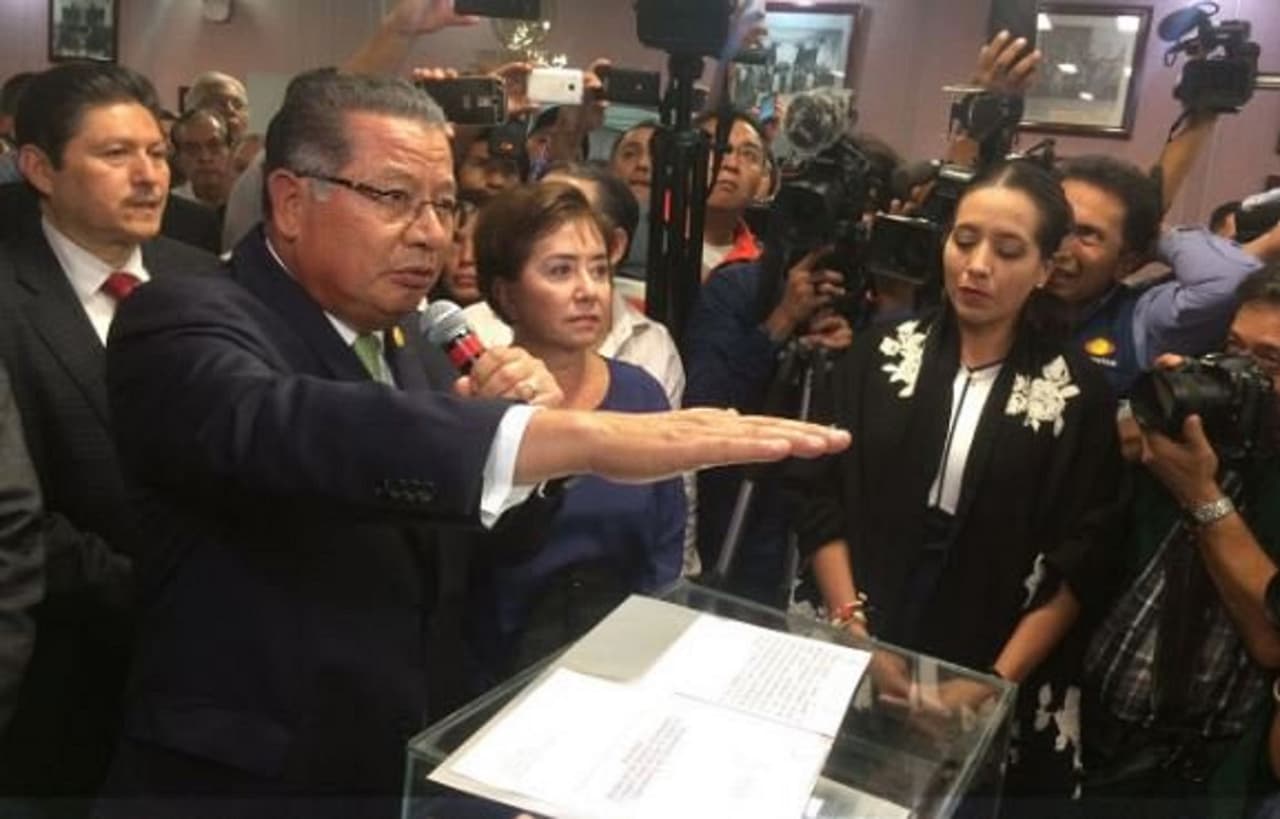 El PRI de Veracruz elige como gobernador interino al hombre de confianza de Javier Duarte