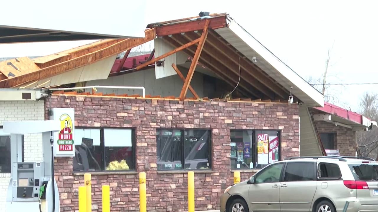 Confirman dos muertes en Indiana tras el paso de un tornado