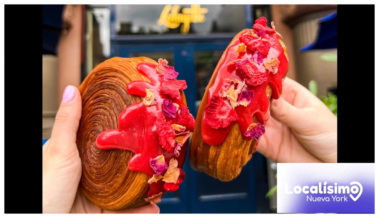 En TikTok e Instagram los usuarios colocan fotos mostrando el croissant redondo llamado ‘El Suprême’, convirtiéndolo en
<b>la nueva sensación viral de NYC en las redes.</b>