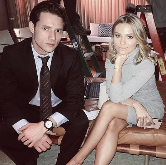 La actriz asegura que ser la mala del cuento le gusta mucho: "Es una mujer que se enamora del 'Dragón'. Es muy divertido ser mala porque te tocan situaciones que a lo mejor en la vida nunca te tocarían", explicó en entrevista para el programa Hoy, el pasado 1 de febrero.
<br>