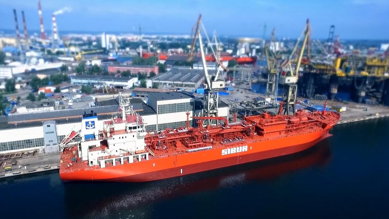 Sibur vessel in one of the Navigator ports.