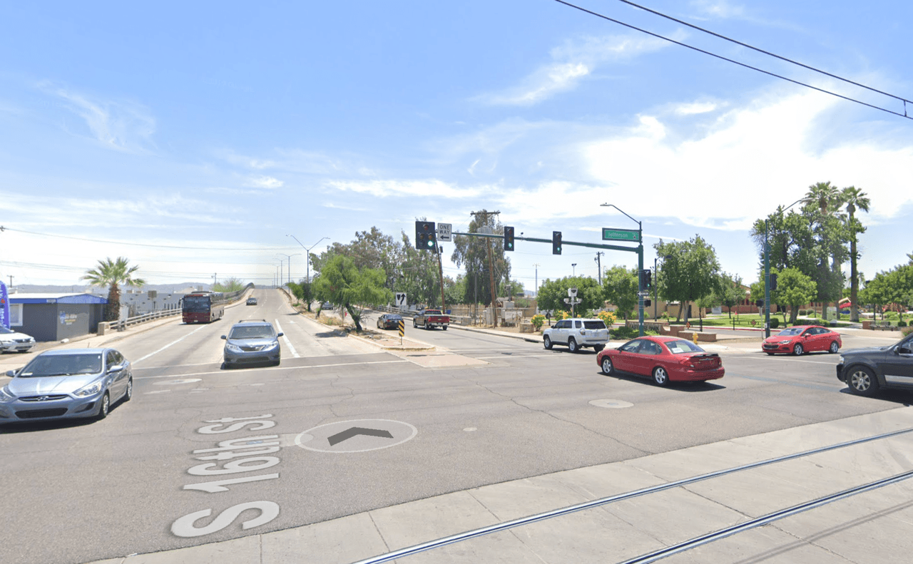 Las calles 16 y Jefferson.