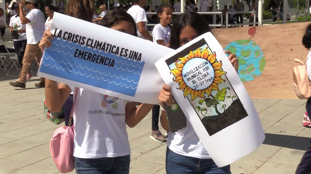 Estudiantes de varias ciudades del mundo se han manifestado contra el cambio climático.