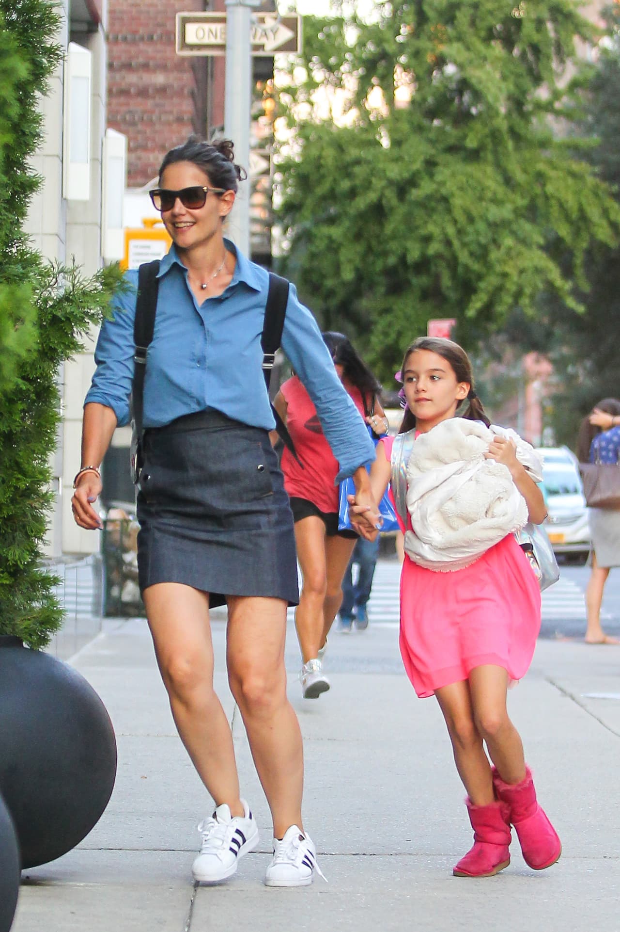 Suri Cruise se la pasó jugando con sus amiguitos y Katie pasaba a recogerla.