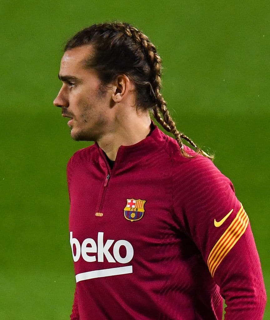 El pasado 16 de diciembre de 2020, Griezmann salió al terreno de juego con dos trenzas, look que nunca había portado, por lo que los memes lo atacaron.