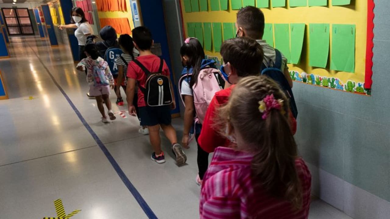 Investigan otros tres posibles casos de coronavirus en las escuelas de Miami-Dade, según el superintendente Carvalho