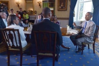 "Excelentes educadores para todos" por favor