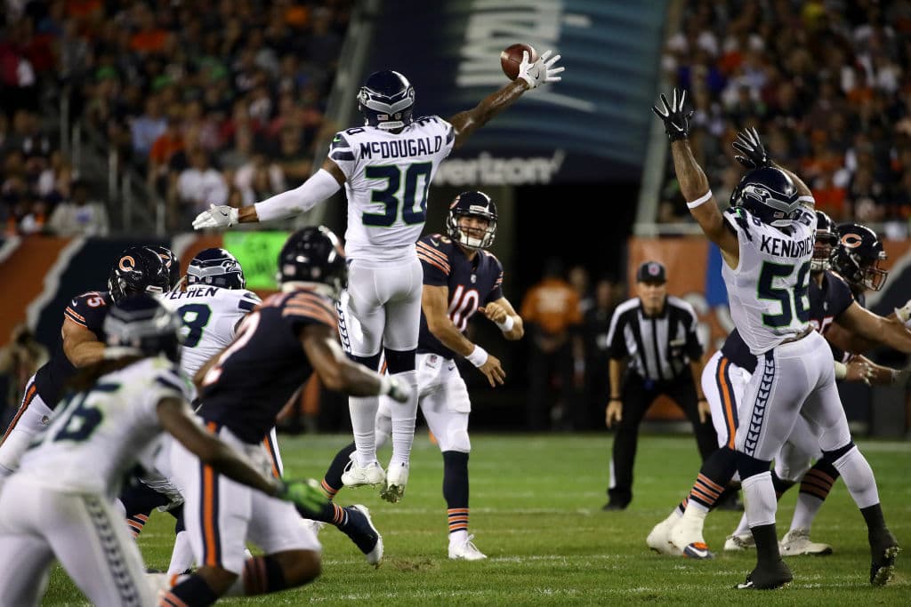 El joven pasador de los Bears Mitchell Trubisky se iba a enfrentar a una defensiva muy avispada como la de los Seahawks que gustan de cambiar ángulos y formaciones jugada a jugada.