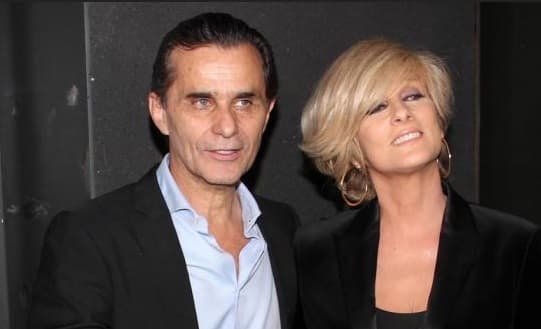 Durante las grabaciones de la telenovela 'Soledad', en 1981, Humberto Zurita y Christian Bach se conocieron y se cayeron bien. Él era pareja de Rebecca Jones y ella era solterita y sin compromisos. Empezaron a coquetearse un par de años después, cuando Rebecca y Humberto "tronaron" y desde 1983 están juntos y felices. Más de 30 años de matrimonio y dos hijos guapos y talentosos avalan su relación ya madura.