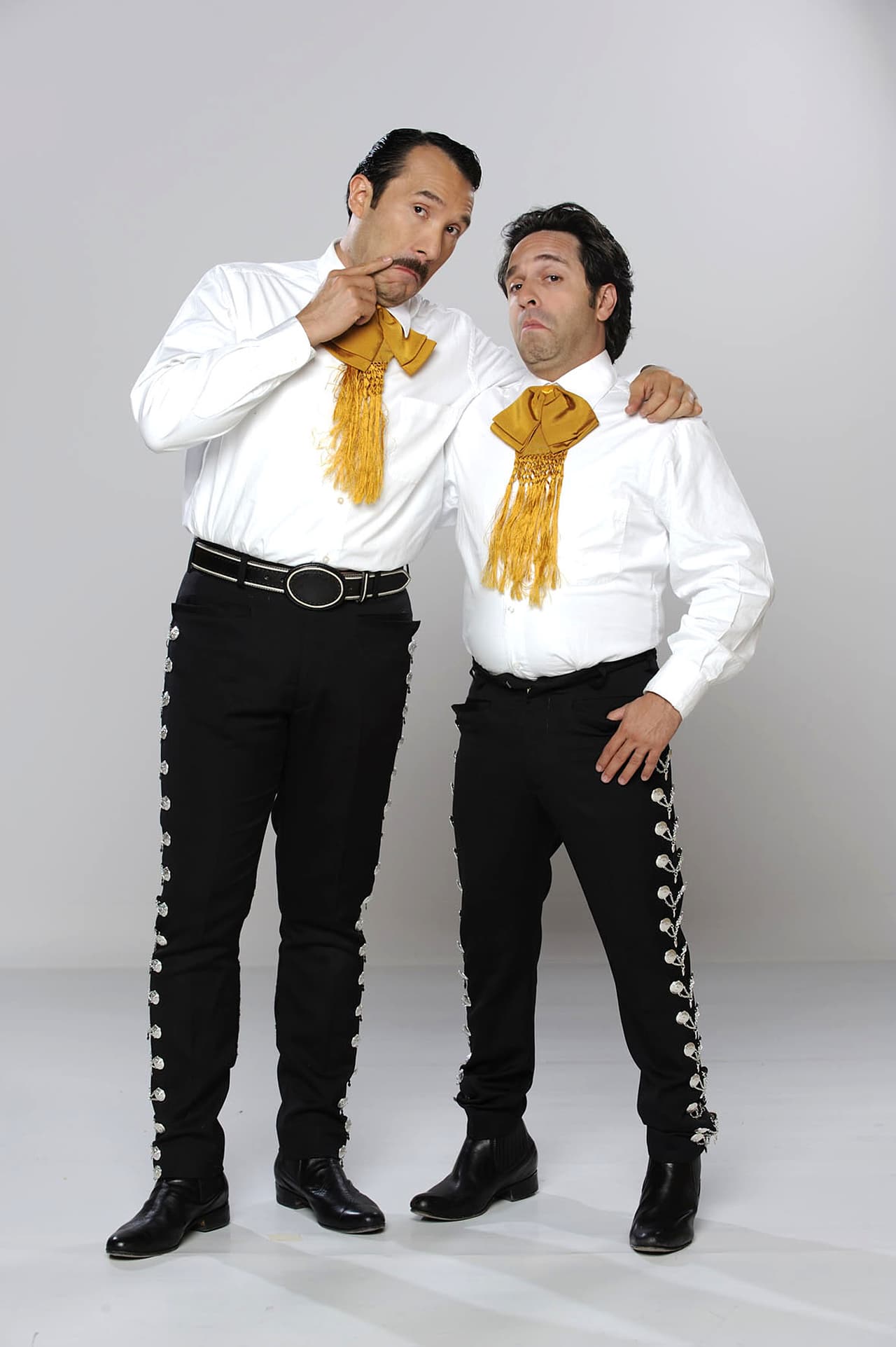 Luis Manuel Ávila se convertirá en Zamora, un divertido mariachi que te hará reír con su personalidad junto a su compadre, interpretado por Reynaldo Rossano.