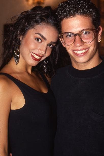 Comenzamos con 
<b><a href="http://www.univision.com/temas/bibi-gaytan">Bibi Gaytán</a></b> y 
<b>Diego Schoenning</b>, esta parejita se conoció mientras formaba parte del grupo musical 'Timbiriche' y vivió un intenso amor en 1990.