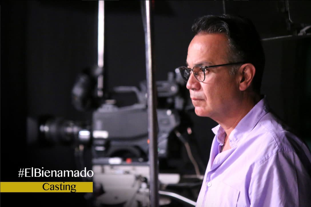 El productor Nicandro Díaz ha estado presente en el desfile de talento para encontrar a los actores indicados para su nueva telenovela.