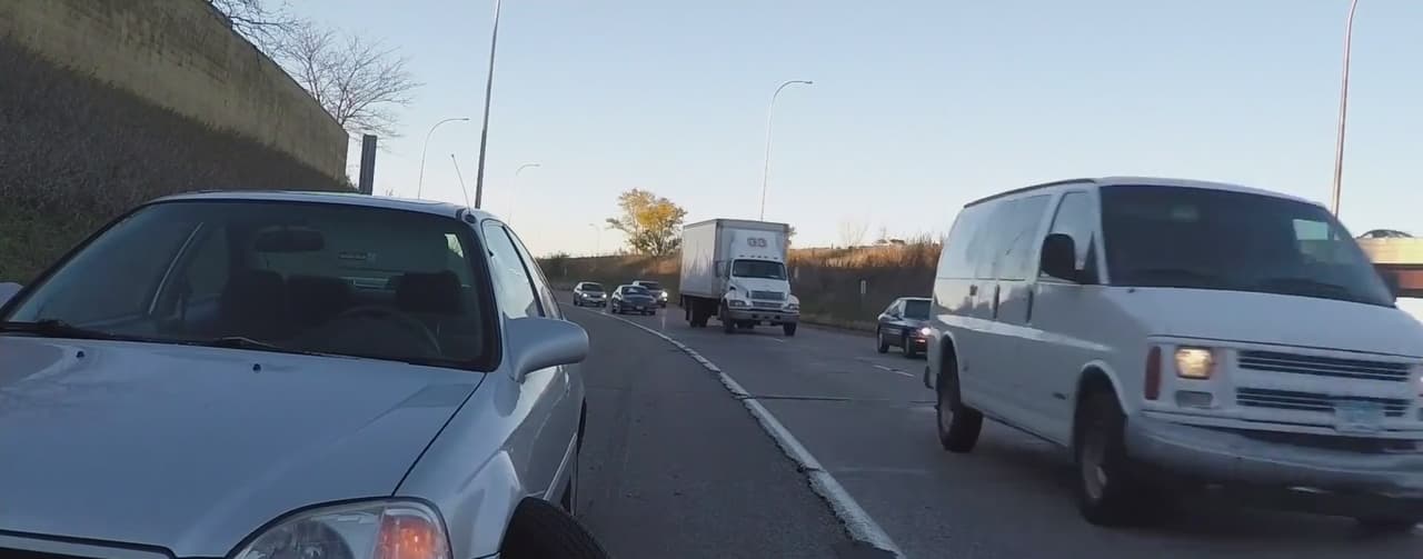 ¿Viajas por carretera en el feriado de Acción de Gracias? Prepara tu auto con estos consejos