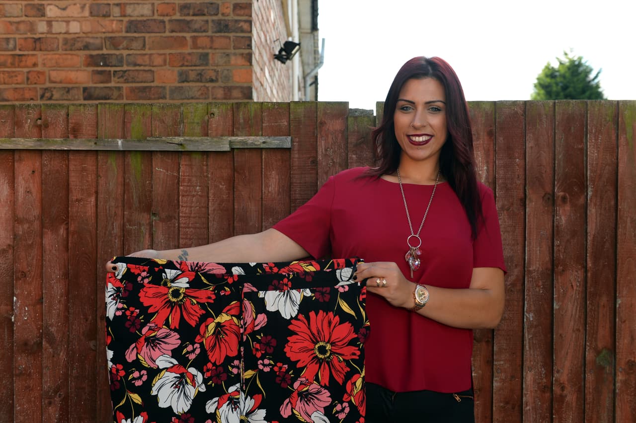 “Solía mirarme en el espejo y no gustarme lo que veía, pero no podía evitar comer grandes porciones de comida”, apuntó la mamá de 25 años.