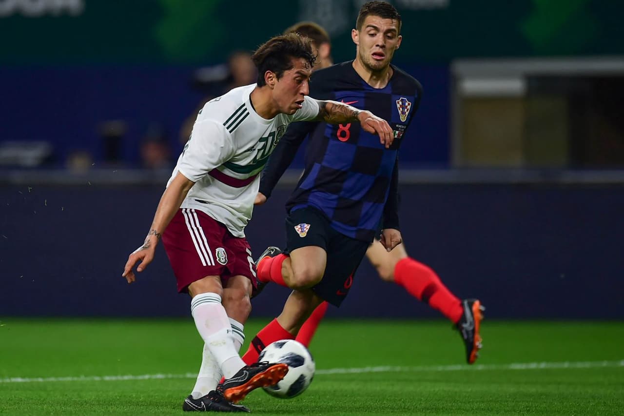 <b>OMAR GOVEA - 5</b>: Pocos argumentos del elemento del Royal Excel Mouscron de Bélgica para aparecer en la convocatoria final de Osorio. Fue titular esta noche, pero no pudo contener a los mediocampistas croatas.