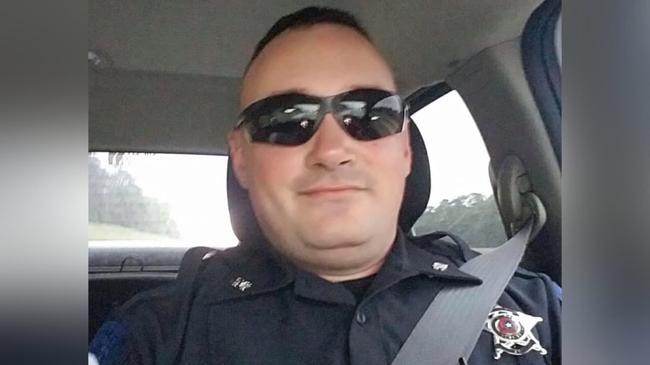 Muere patrullero del sheriff del condado San Jacinto tras accidente cuando respondía a una emergencia