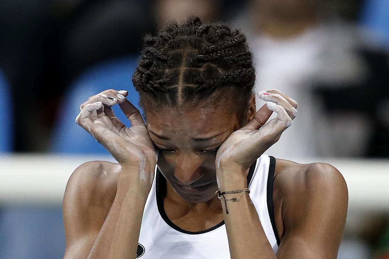 Nafissatou Thiam (Bélgica) al obtener el primer lugar y medalla de oro en el heptatlón.