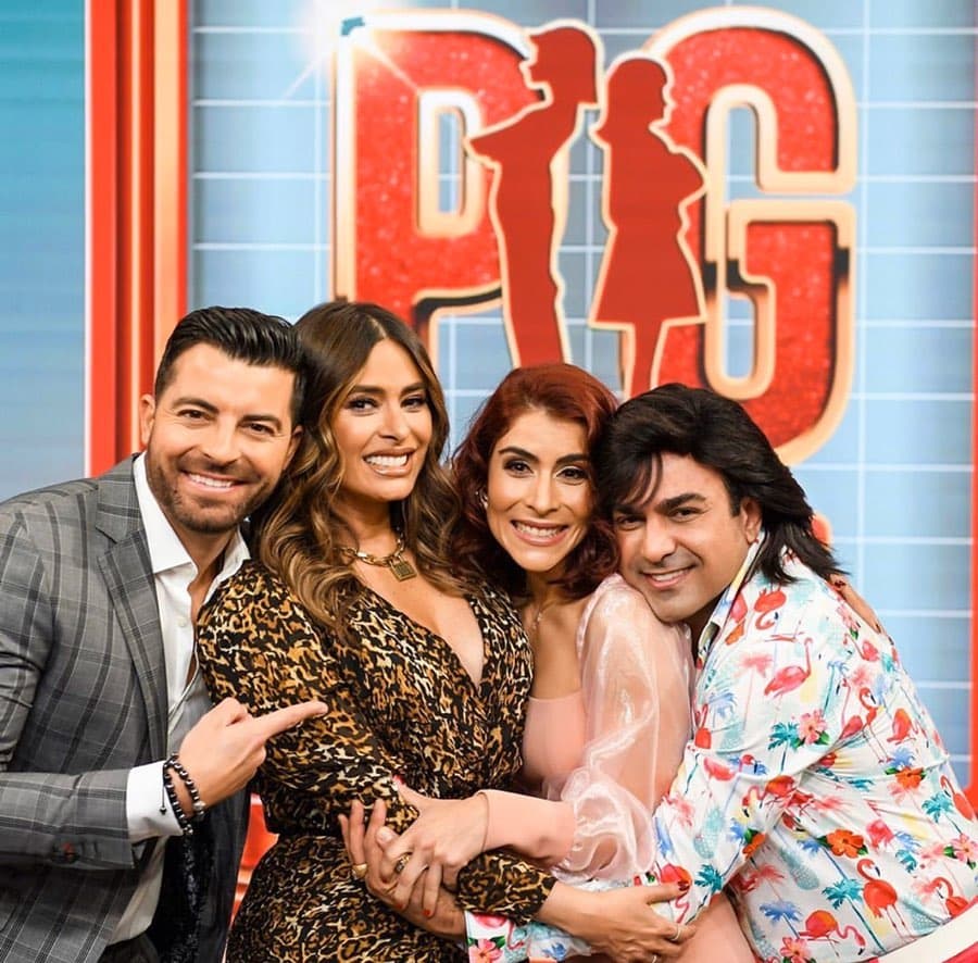 Antonio y Galilea compartirán set con María León, Albertano, Juanpa Zurita y Biby Gaitán, quienes serán los jueces de esta quinta temporada.