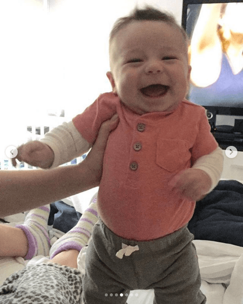 Ambos atores publicaron mensajes de felicitación para su retoño, quien llegó al mundo el 11 de mayo de 2016.