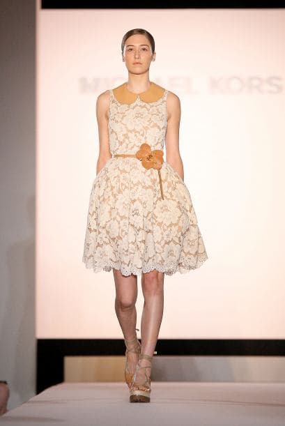 Úsalos en un tono diferente al vestido para que contraste.