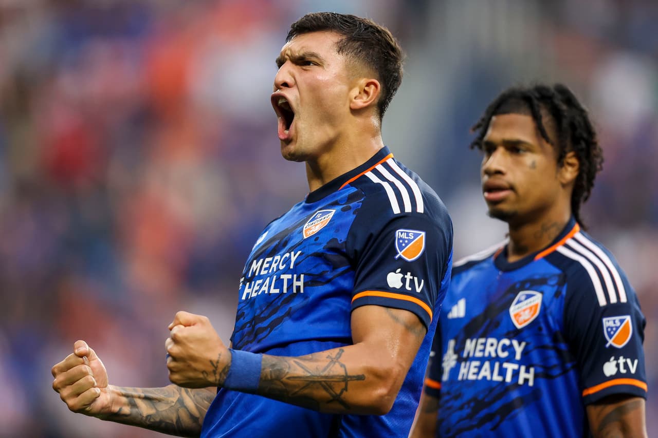 3 goles, 2 días: Brandon Vázquez sacude a Chivas en Leagues Cup