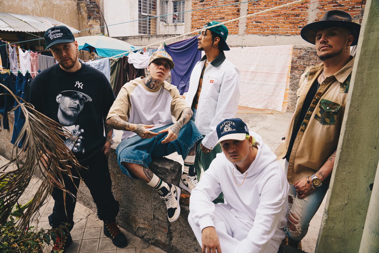 <b>Piso 21 </b> quiso hacer equipo al lado de 
<b>Santa Fe Klan</b>, quien se ha abierto camino en la escena musical mexicana. Esta inimaginada colaboración, dejó como resultado 'Equivocado' una canción que no te equivocarás si las escuchas.