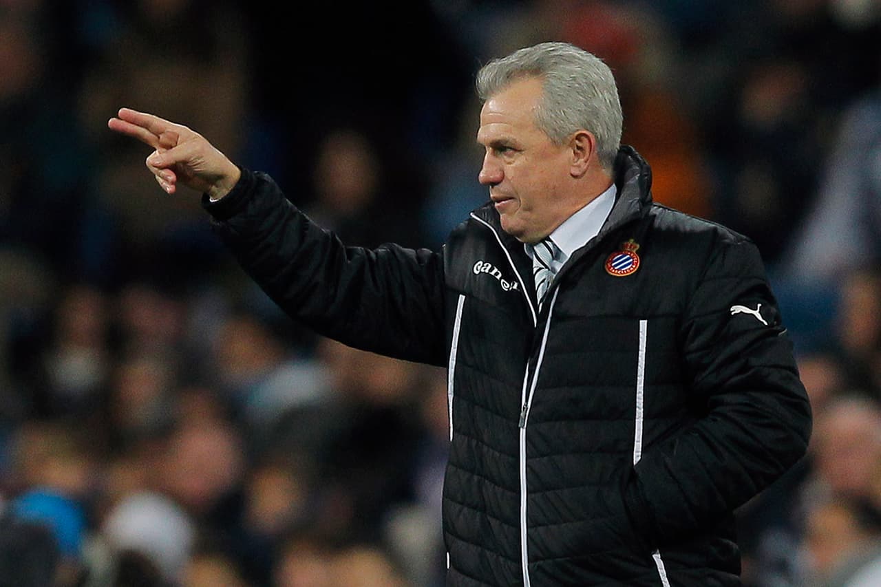 En 2012, el ‘Vasco’ firma con el Espanyol de Barcelona con la misión de salvar al equipo del descenso de LaLiga. No logran entrar a competencias europeas pero mantiene al equipo en buena posición en la tabla durante dos temporadas. Renovó contrato por una temporada más pero terminó contrato en 2014.