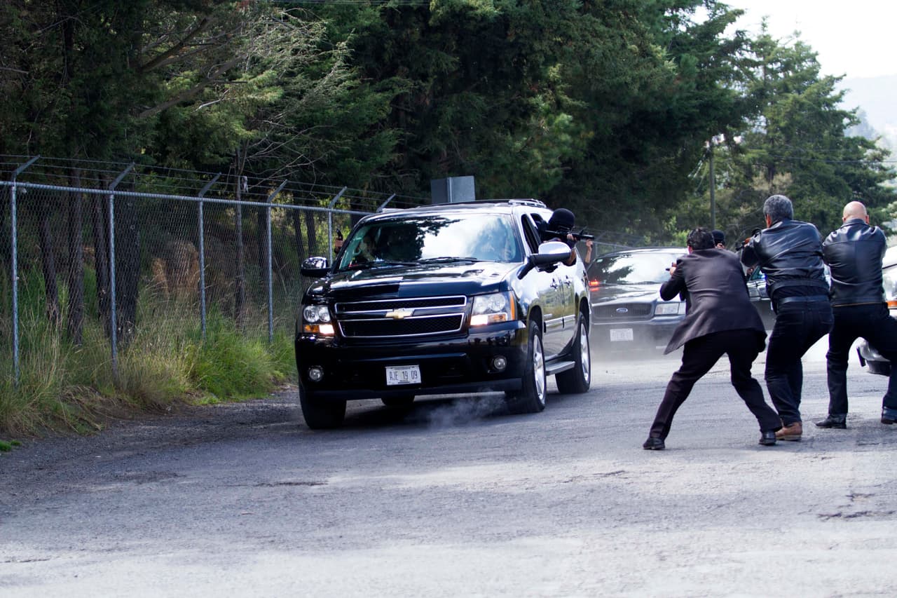 El agente no lo pensó dos veces y enfrentó a los pistoleros de los Lucio.