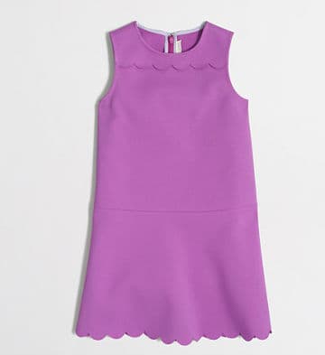 Scallope Fit and Flare Dress, 41.50 dólars en JCrew Factory.com