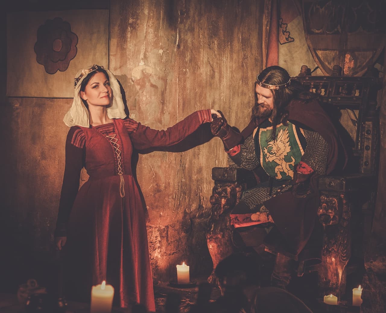 <b>Libra</b>
<br>Excelentes personas para trabajar el dinero, para generar, para poder casarse con gente en buena posición. Pueden alcanzar fácilmente la riqueza si lo desean y trabajan para eso.