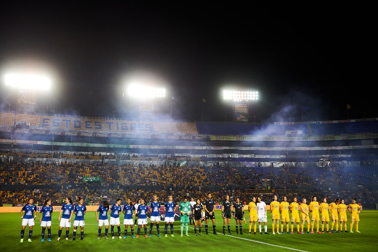 Tigres derrotó al Pachuca con doblete de StephanyMayor y uno más de Ovalle; por 'las Tuzas' descontó Viridiana Salazar. Las de Tigres ya son segundas, con un partido menos que el líder América.