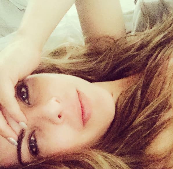 También ha dado de qué hablar recientemente por su relación con Joaquín “El Chapo Guzmán” y sus problemas con el gobierno mexicano a raíz de sus encuentros con el narcotraficante.
<br>