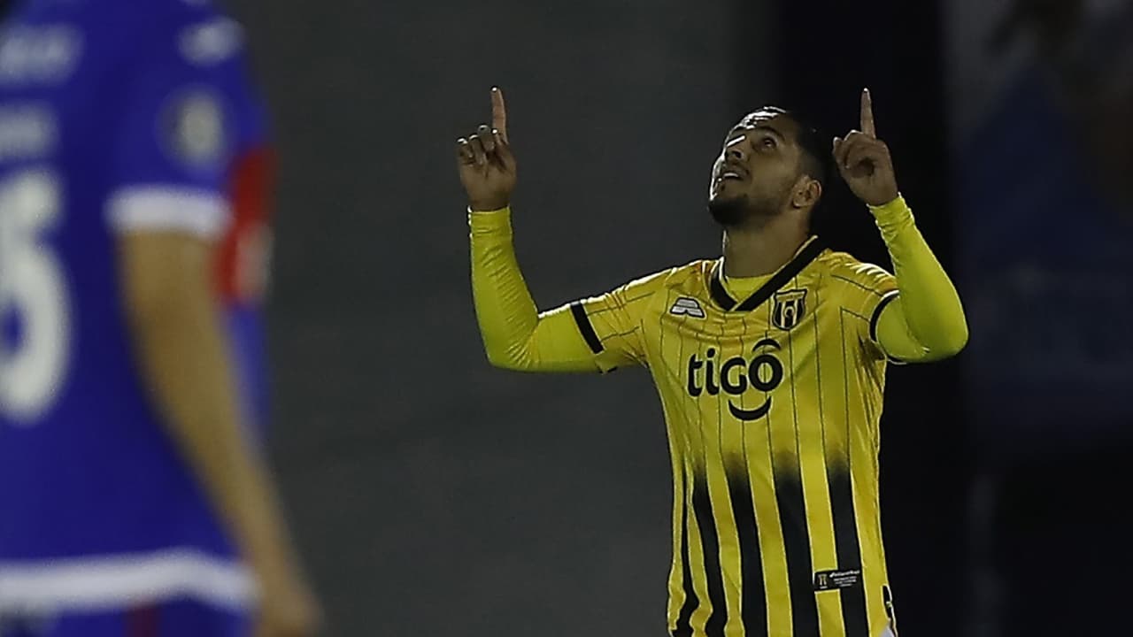 Cecilio Domínguez vuelve a salir de la banca y hace gol con Guaraní