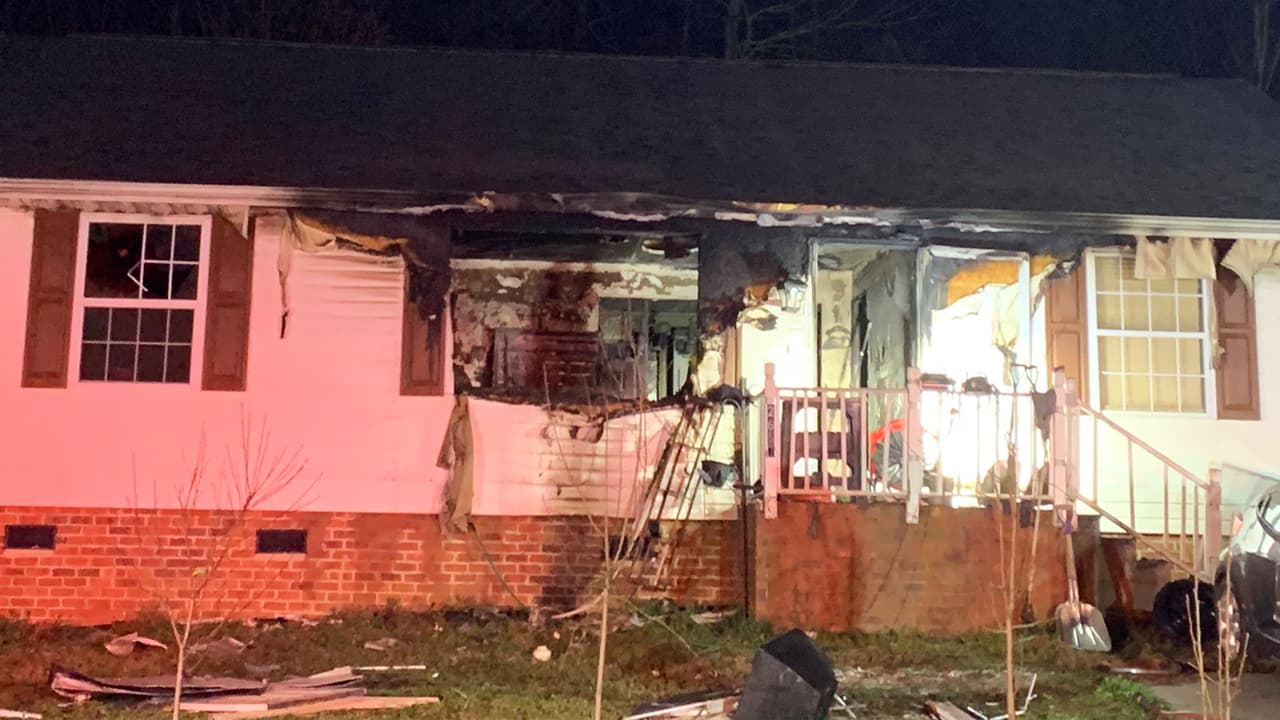 "Se prendió intencionalmente": incendio en casa móvil deja un muerto en Charlotte