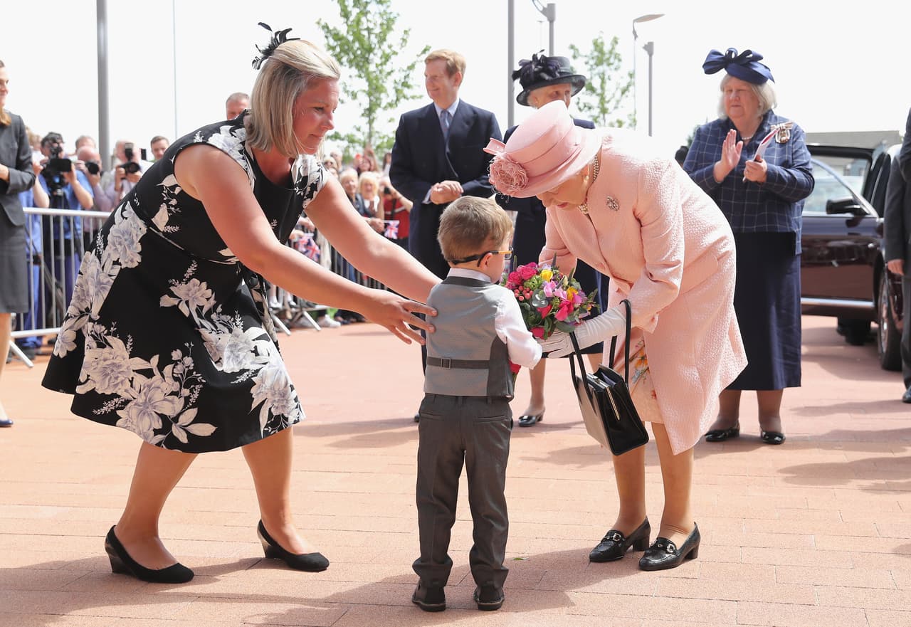 Inauguró un hospital pediátrico, el Alder Hey Children's Hospital.
