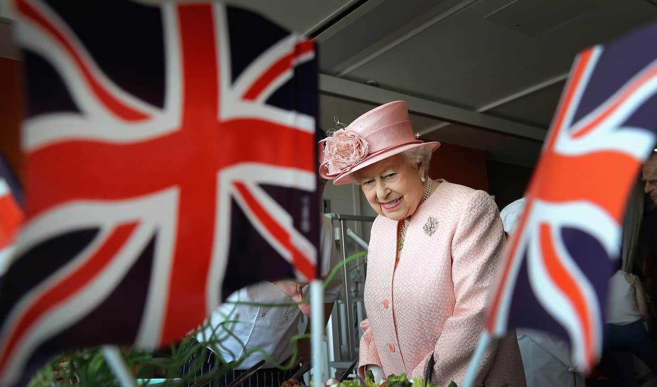 La Reina durante su visita a Liverpool el 22 de junio.