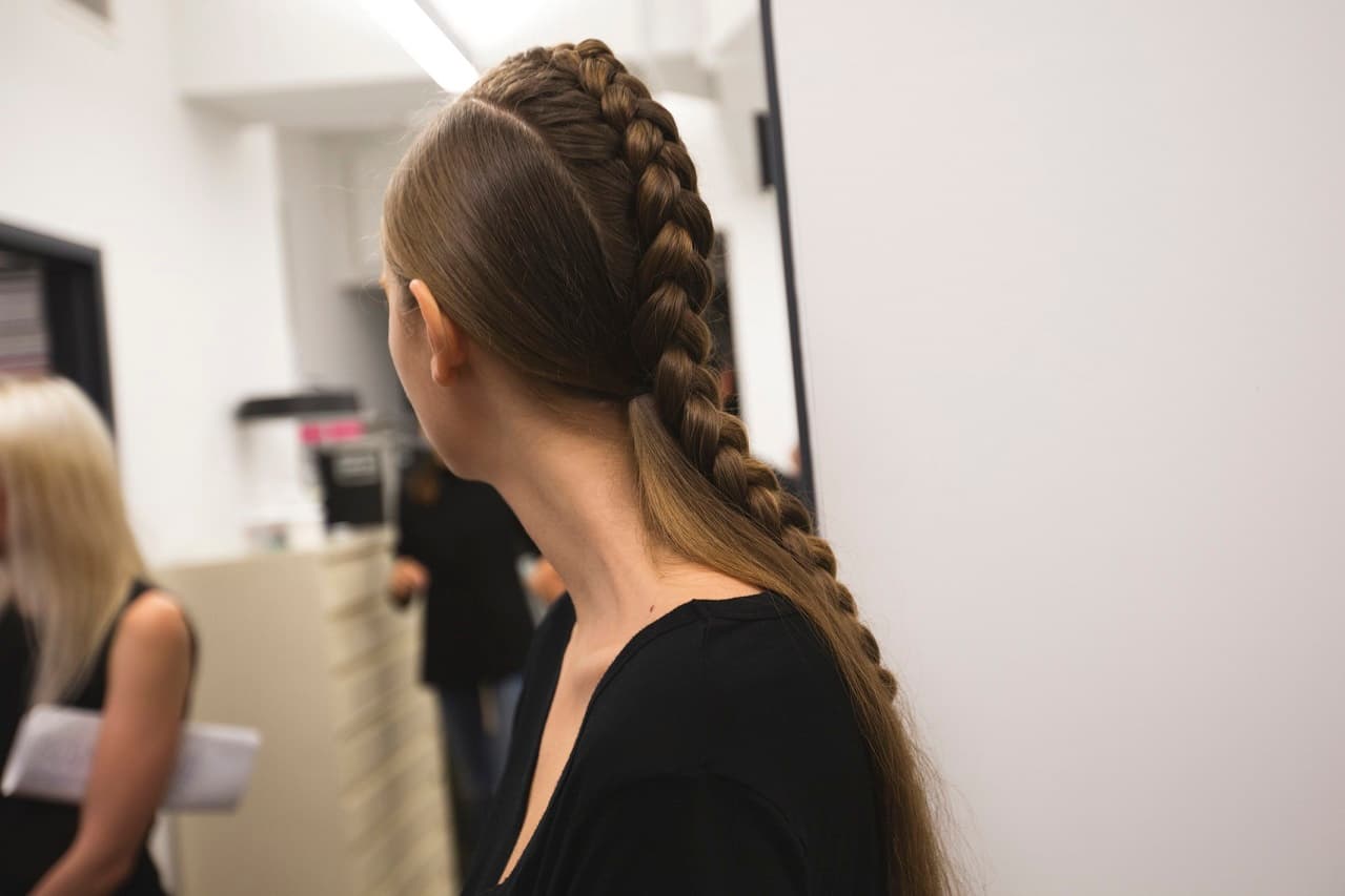 Las trenzas effortless dieron el toque perfecto para cada look. Diseñador Víctor Alfaro. NYFW, Spring/Summer 2016 - 09/09/2015
