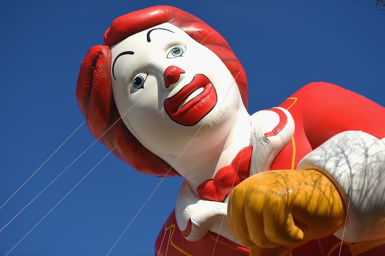 Al sumamente resguardado desfile acudieron cientos de personas y personalidades como Mariah Carey, Jordin Sparks y Shawn Mendes.