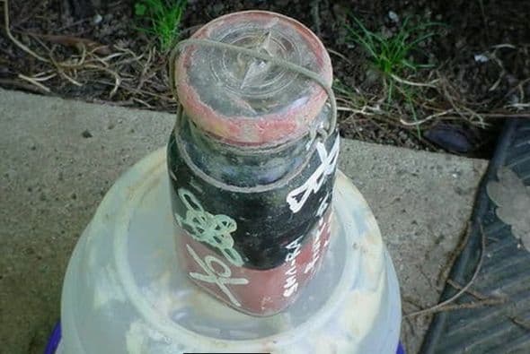 Un fantasma. Un ciudadano de EEUU trató de vender un tarro que supuestamente contenía a un fantasma dentro. Al sexto día de la puja, eBay retiró el anuncio. (Crédito: nocturnesociety.com)