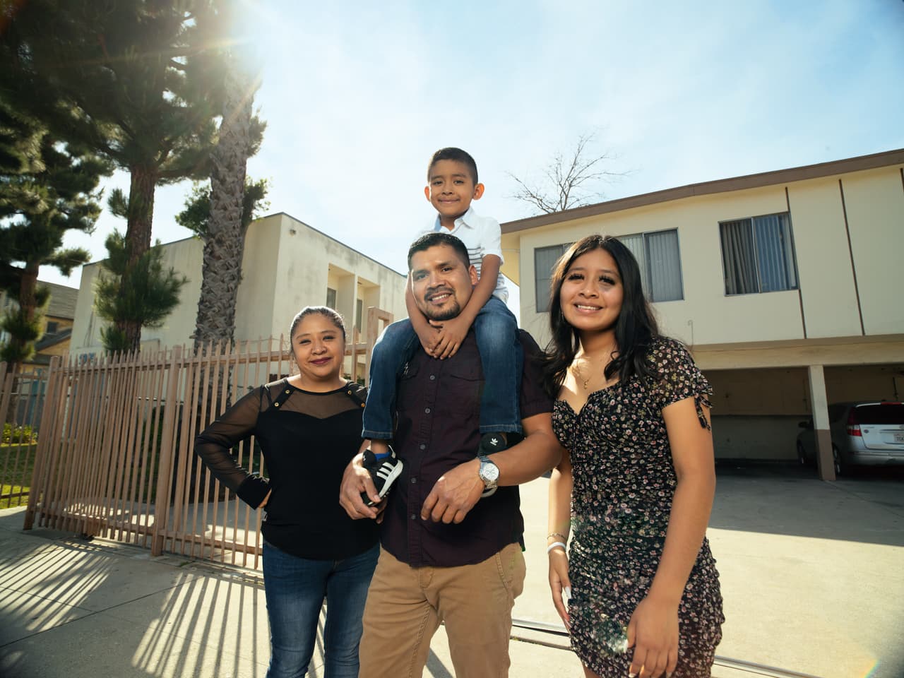 Para las personas que a lo mejor tengan alguna duda, "hay una calculadora en la que pueden verificar si califican y cuánto les va a llegar. Pueden entrar al
<a href="https://www.ftb.ca.gov/about-ftb/newsroom/middle-class-tax-refund/index.html"><b>Ftb.CA.gov</b></a> y también pueden llamarnos al 1-800-542-9332”, finalizó Martínez.